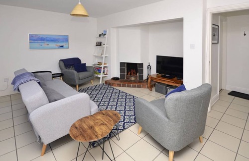 Clifden House | 100 m² House ∙ 3 bedrooms ∙ 6 guests