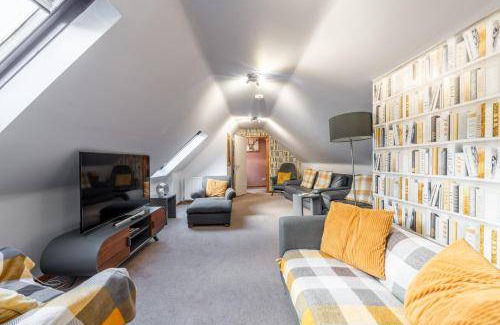 Falkland House | 100 m² House ∙ 4 bedrooms ∙ 10 guests