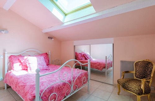 Saint-Germain House | 100 m² House ∙ 3 bedrooms ∙ 8 guests