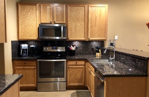 Superstition Springs Condo | 100 m² Condo ∙ 2 bedrooms ∙ 4 guests