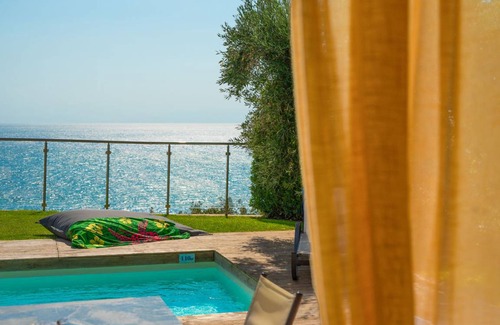 Nea Moudania Villa | 100 m² Villa ∙ 3 bedrooms ∙ 6 guests
