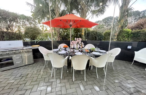 New Plymouth House | 100 metres to the famous coastal walkway, 5 water front cafes, restaurants etc.