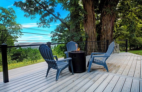West Dover House | 100 mile view Chic Farmhouse!