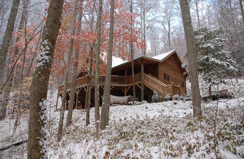 Cataloochee Ranch Cabin | 100 off weeknights. Deluxe Log Home near Cataloochee. Mt. view. Hot Tub. Game rm