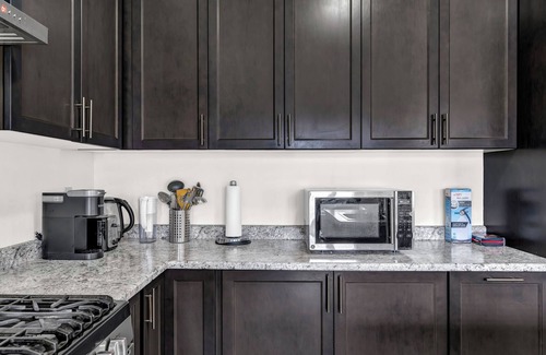 Woodstock House | 100% Privacy ~Bright 4BR ~Office Space ~Peaceful