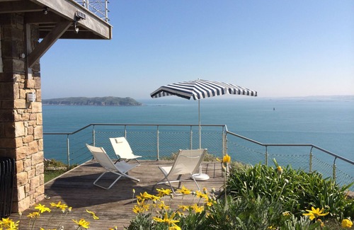 Perros-Guirec Apartment | 100 % sea view, private garden, beach 5mn away, quiet, housework+draps+towels included