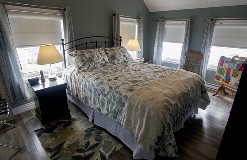 Twillingate House | 100 Year Old Saltbox Style Newfoundland Home With Spectactular Ocean Views