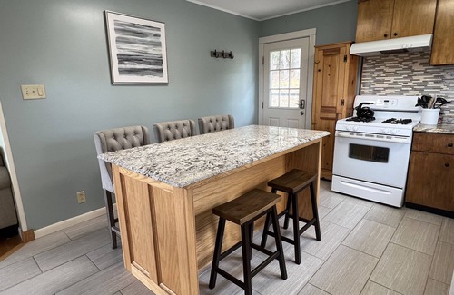 Laurens House | 1008 on Ten - minutes to All Star Village, quiet setting