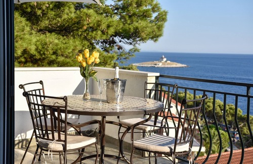 Krizni rat House | 100m away from the beach, infinity pool, quiet location, Hvar old town 1,5km