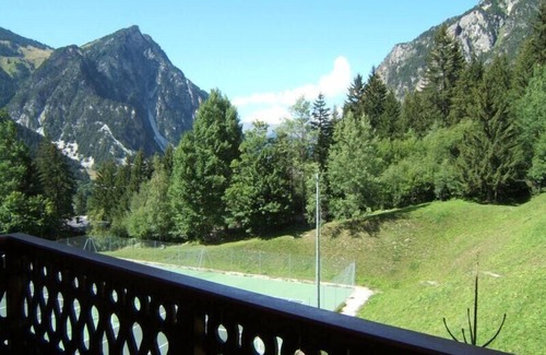 Pralognan-la-Vanoise Apartment | 100m from ski slopes, 2nd floor, balcony, tv, ski locker, 35m², Pralognan-la-Vanoise