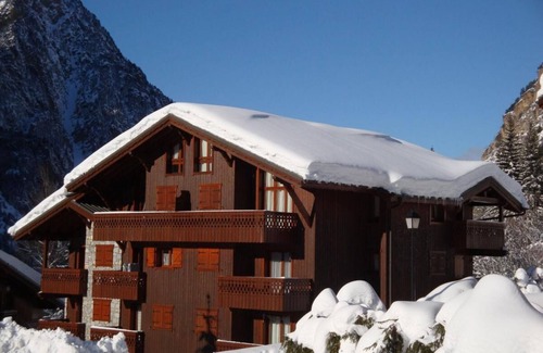 Pralognan-la-Vanoise Apartment | 100m from ski slopes, 2nd floor, balcony, tv, ski locker, 35m², Pralognan-la-Vanoise