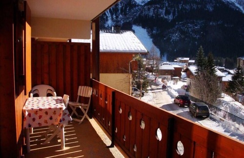 Pralognan-la-Vanoise Apartment | 100m from ski slopes, 2nd floor, balcony, tv, ski locker, 38m², Pralognan-la-Vanoise