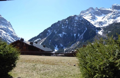 Pralognan-la-Vanoise Apartment | 100m from ski slopes, terrace, tv, ski locker, 35m², Pralognan-la-Vanoise