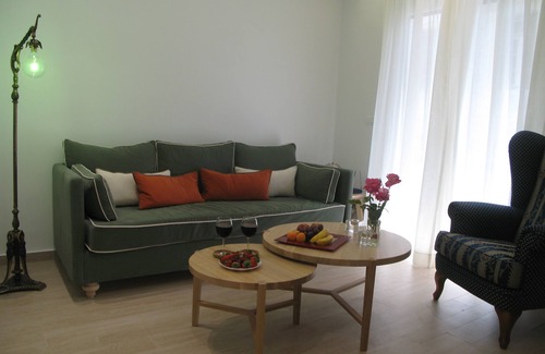 Makrigianni Apartment | 100m from metro station and the entrance of Acropolis' Museum.