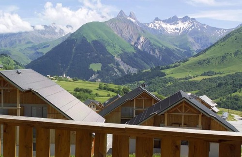 Saint-Jean-d'Arves Apartment | 100m from resort center, fitness, swimming pool, terrace, balcony, parking, tv, ski locker, 26-28m²