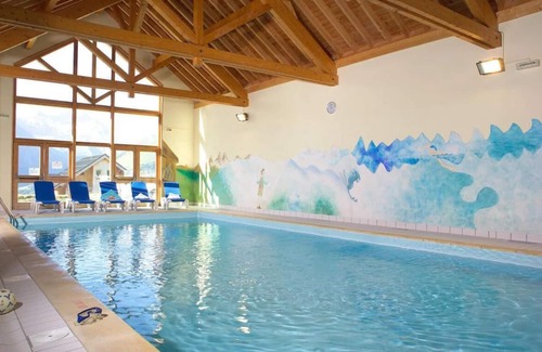 Saint-Jean-d'Arves Apartment | 100m from resort center, fitness, swimming pool, terrace, balcony, parking, tv, ski locker, 26-28m²