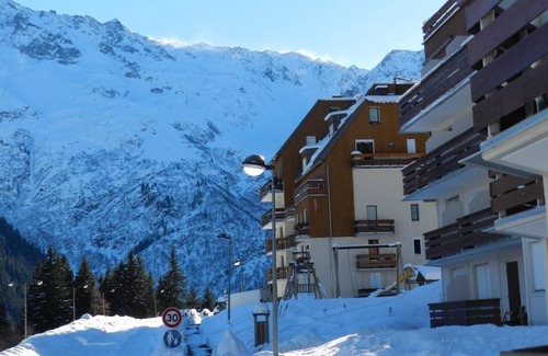 Le Pleynet Apartment | 100m from resort center, view ski slopes/valley, balcony, parking, ski locker, 30-32m², Les 7 Laux