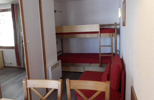 Belle Plagne Apartment | 100m from resort center, 1st floor, view ski slopes, balcony, tv, 27m², La Plagne