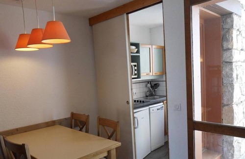 Belle Plagne Apartment | 100m from resort center, 1st floor, view ski slopes, balcony, tv, 27m², La Plagne