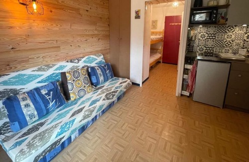 Pra Loup Apartment | 100m from shops, 2nd floor, balcony, tv, 17m², Pra Loup