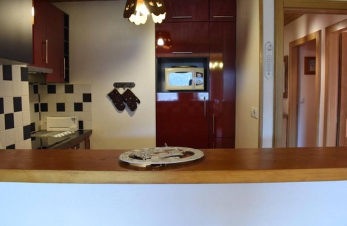 Meribel Apartment | 100m from ski slopes, 2nd floor, balcony, tv, ski locker, 60m², Méribel
