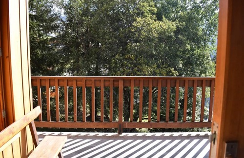 Meribel Apartment | 100m from ski slopes, 2nd floor, balcony, tv, ski locker, 60m², Méribel