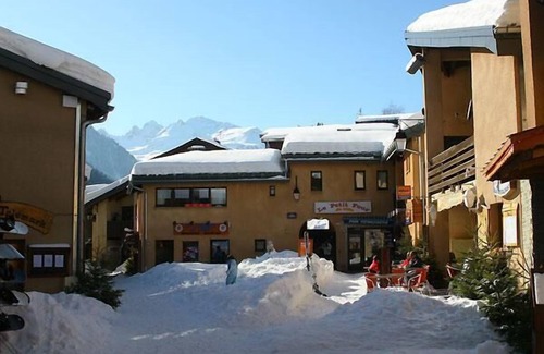 Villarodin-Bourget Apartment | 100m from ski slopes, 1st floor, tv, 35m², La Norma
