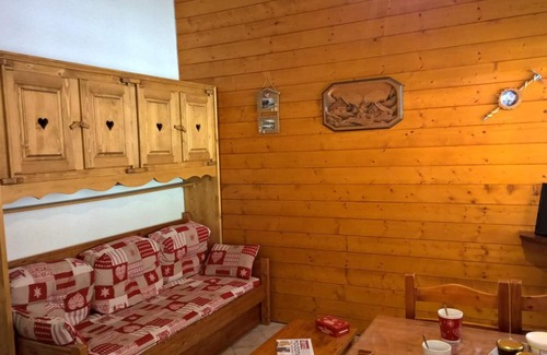 Villarodin-Bourget Apartment | 100m from ski slopes, 1st floor, tv, 35m², La Norma