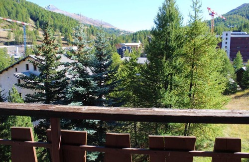 Les Claux Apartment | 100m from ski slopes, 1st floor, balcony, tv, ski locker, 38m², Vars