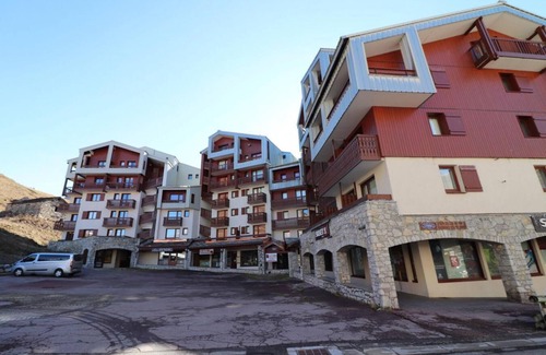 Tignes Apartment | 100m from ski slopes, 1st floor, balcony, tv, ski locker, 28m², Tignes