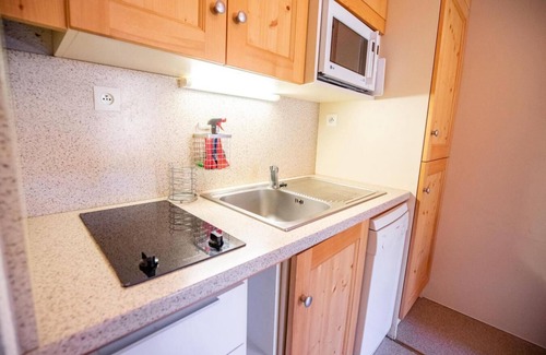 Villarodin-Bourget Apartment | 100m from ski slopes, 2nd floor, balcony, parking, tv, ski locker, 47m², La Norma