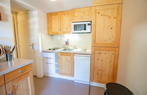 Villarodin-Bourget Apartment | 100m from ski slopes, 2nd floor, balcony, parking, tv, ski locker, 47m², La Norma