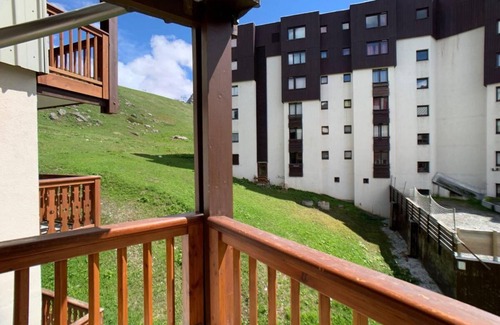 Tignes Apartment | 100m from ski slopes, 2nd floor, balcony, tv, ski locker, 35m², Tignes