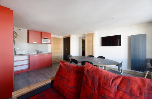 Bellentre Apartment | 100m from ski slopes, 4th floor, balcony, tv, ski locker, 63m², Montchavin La Plagne