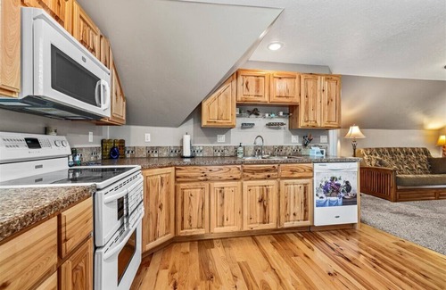 Nampa Apartment | 100Mbps°Smart TV°Full Kitchen°Self Check-In°W/D