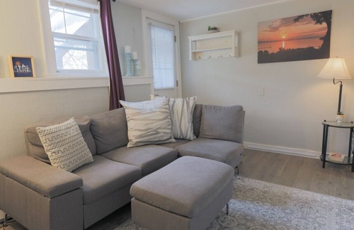 Old North End Apartment | 101 E · Cozy 1 bedroom apt with office and parking