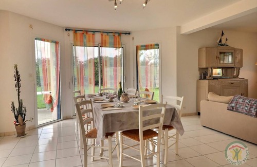 Saint-Lunaire House | 101 m² Gîte ∙ 4 bedrooms ∙ 8 guests