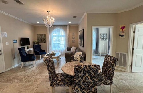 Arts/Warehouse District Apartment | 102 m² Apartment ∙ 3 bedrooms ∙ 6 guests