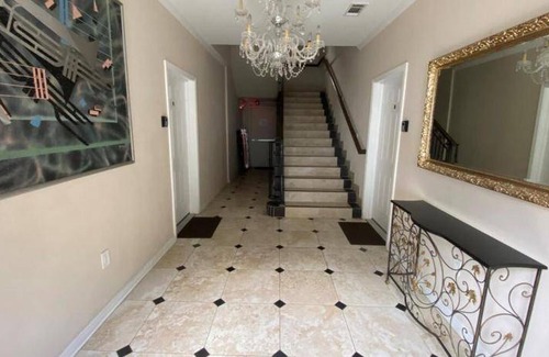 Arts/Warehouse District Apartment | 102 m² Apartment ∙ 3 bedrooms ∙ 6 guests