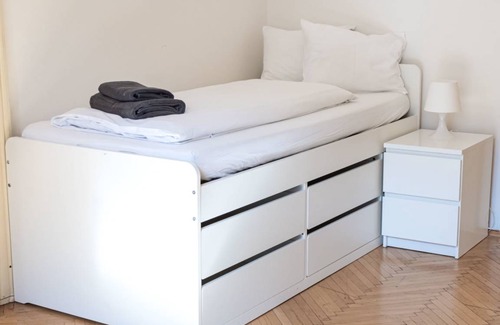 Smichov Apartment | 102 m² Apartment ∙ 4 bedrooms ∙ 11 guests