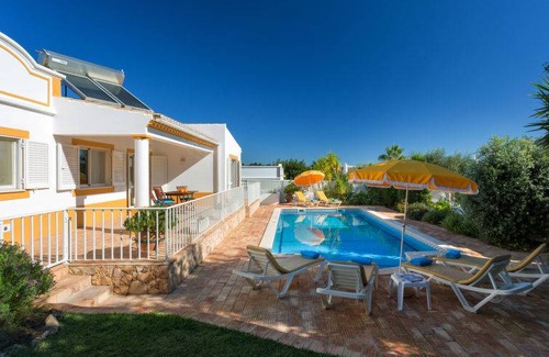 Guia House | 102 m² House ∙ 3 bedrooms ∙ 6 guests