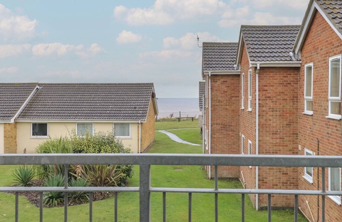 Corton Cottage | 102 WATERSIDE PARK, family friendly, with pool in Corton