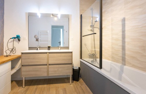 La Chapelle-Thouarault Apartment | 103 m² Apartment ∙ 3 bedrooms ∙ 6 guests