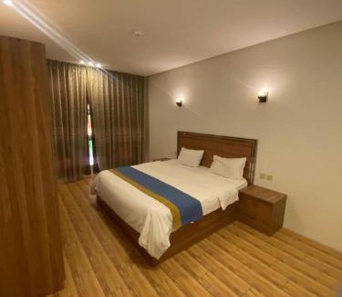 Al Aziziyah Apartment | 105 غرفتين وصاله Tow Rooms With a a hall