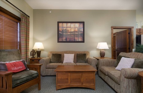 Snowshoe Condo | 105 m² Condo ∙ 2 bedrooms ∙ 8 guests