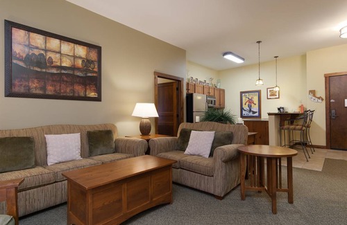 Snowshoe Condo | 105 m² Condo ∙ 2 bedrooms ∙ 8 guests