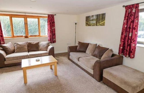 Acton Scott House | 105 m² House ∙ 2 bedrooms ∙ 5 guests