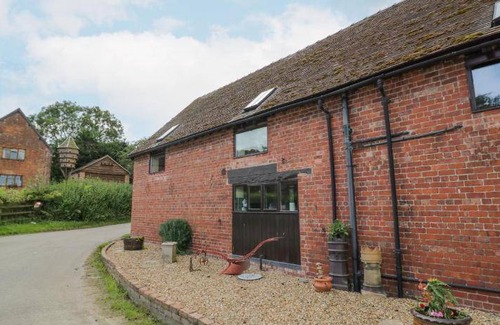 Acton Scott House | 105 m² House ∙ 2 bedrooms ∙ 5 guests