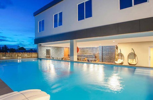 Biak Hotel | 105 m² Hotel ∙ 127 guests