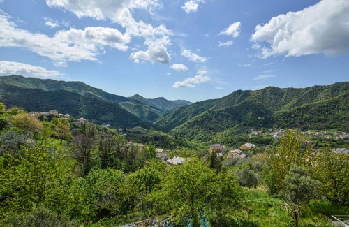 Uscio House | 105 m² House ∙ 2 bedrooms ∙ 5 guests